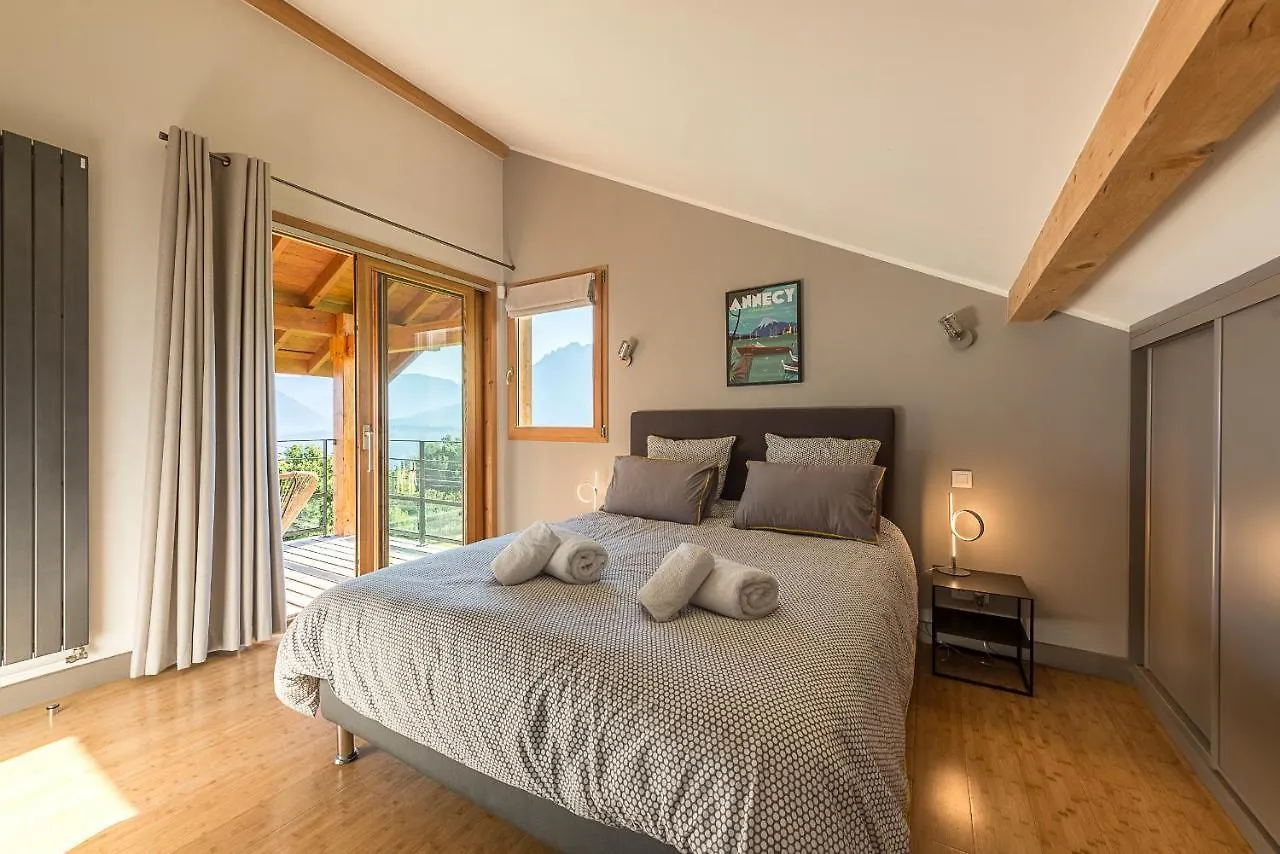 Wood & Art: Lakeside Maison with Panoramic Annecy Views Saint-Jorioz Holiday home